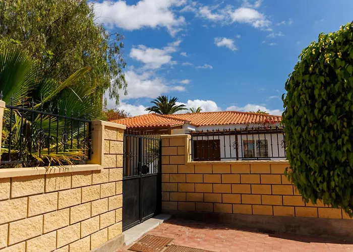 New Private Retreat: 3Br Villa With Heated Pool